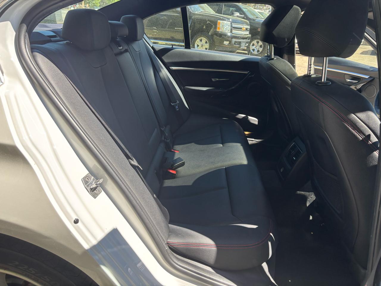 BMW 3-Series 330i SULEV Sedan 2017