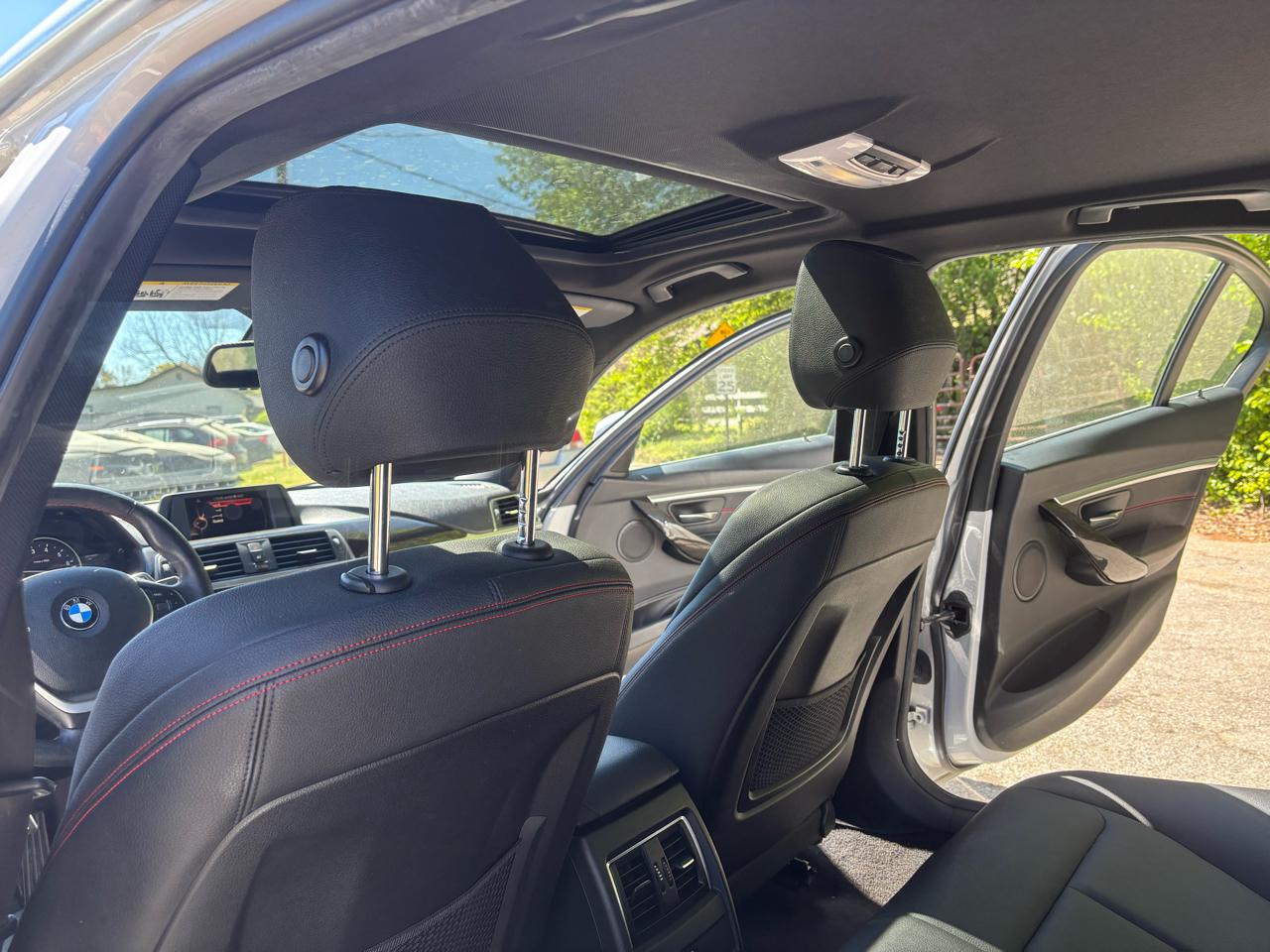 BMW 3-Series 330i SULEV Sedan 2017