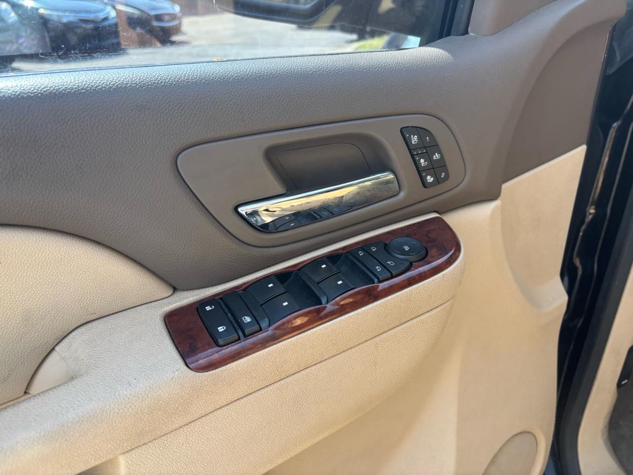 Chevrolet Silverado 1500 LTZ Crew Cab 4WD 2012