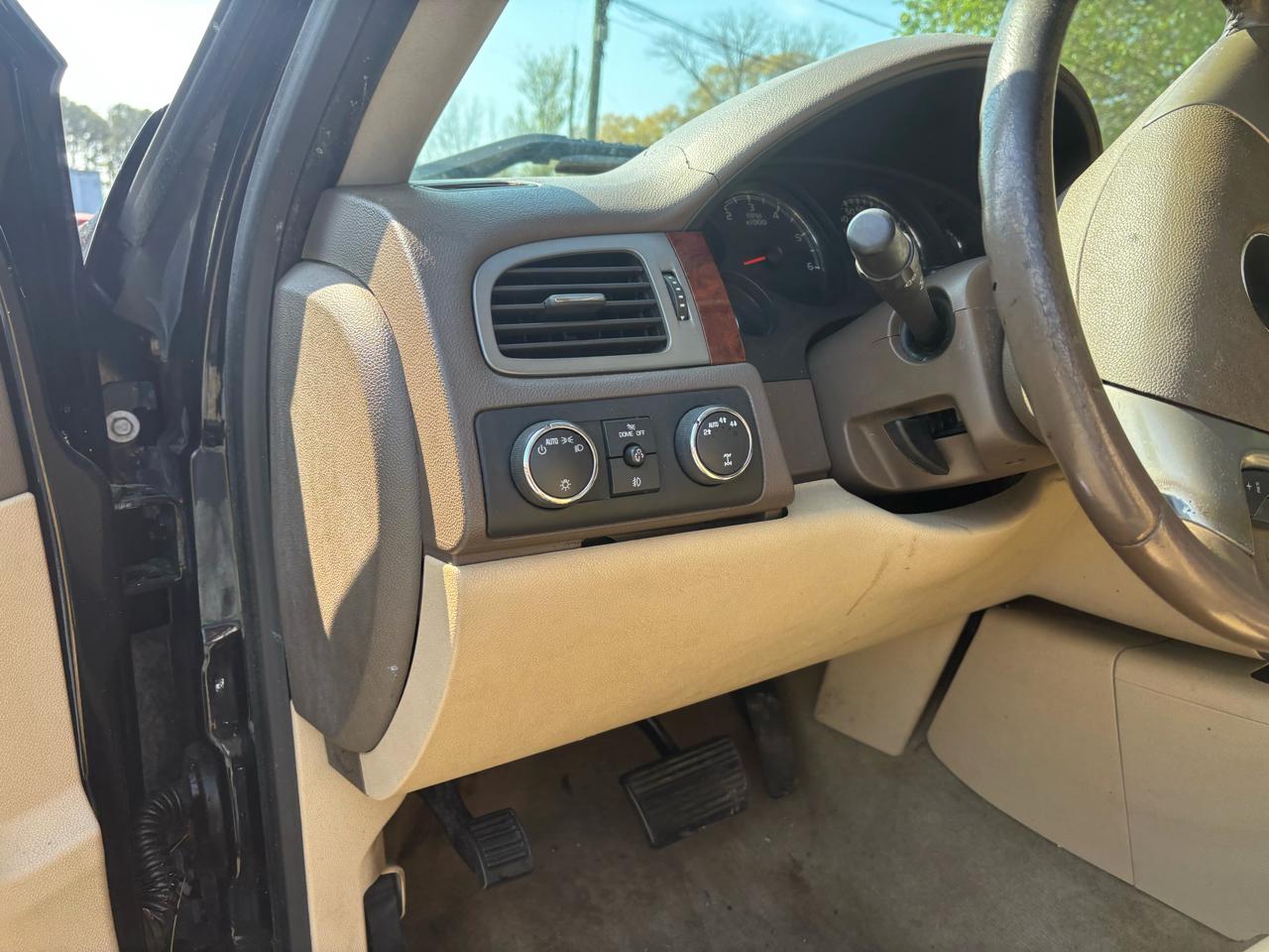 Chevrolet Silverado 1500 LTZ Crew Cab 4WD 2012