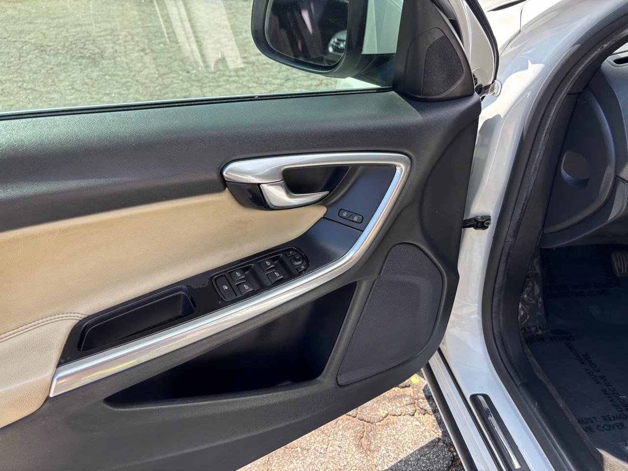 Volvo V60 T5 Premier FWD 2017