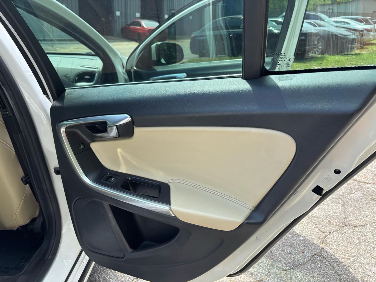 Volvo V60 T5 Premier FWD 2017