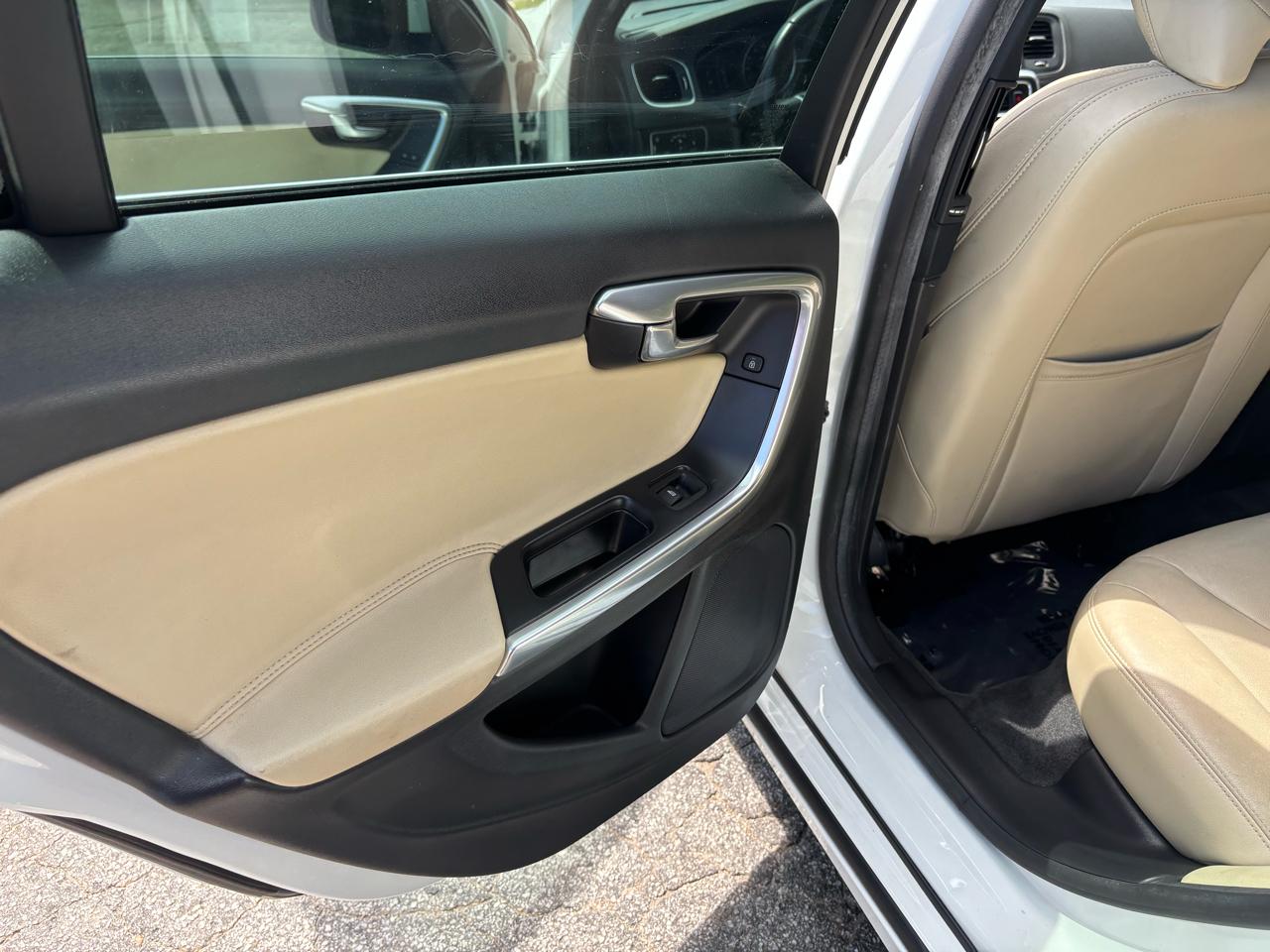Volvo V60 T5 Premier FWD 2017