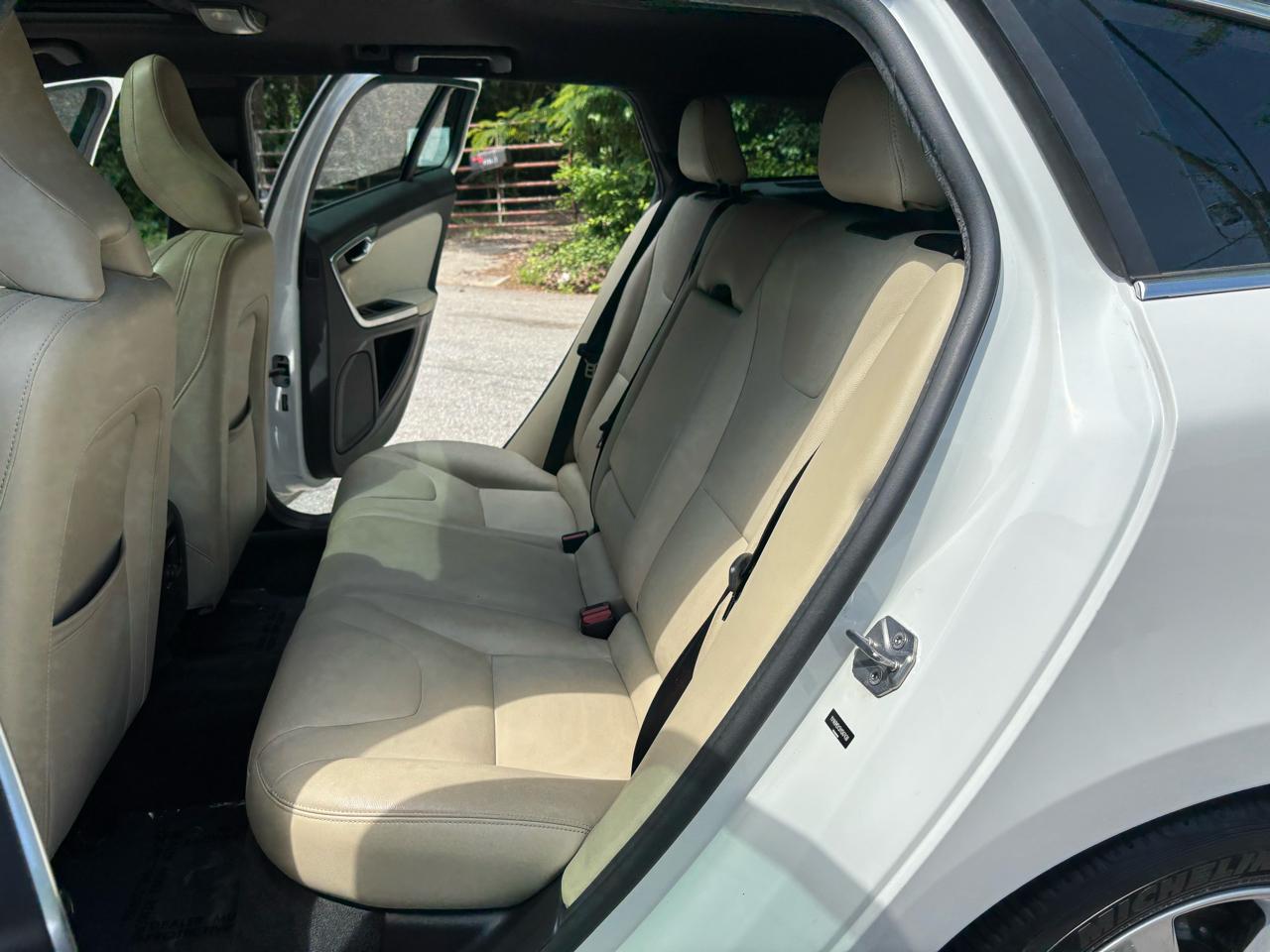 Volvo V60 T5 Premier FWD 2017