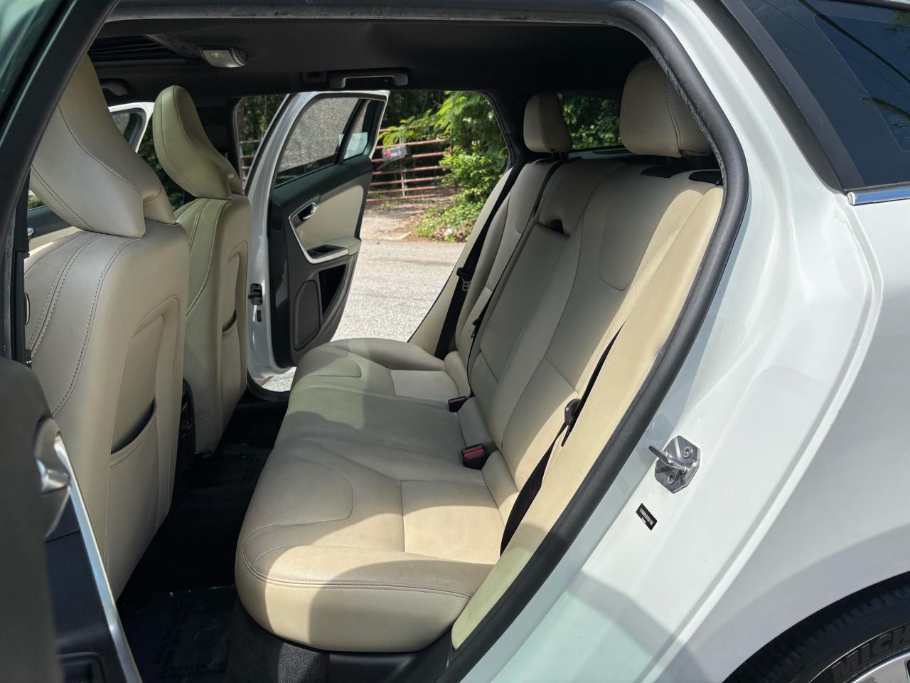 Volvo V60 T5 Premier FWD 2017