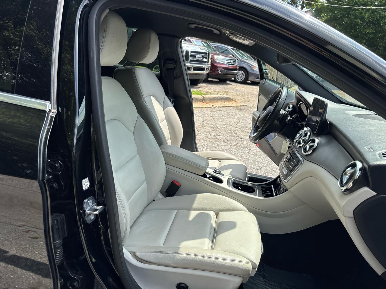 Mercedes-Benz GLA-Class GLA250 2020