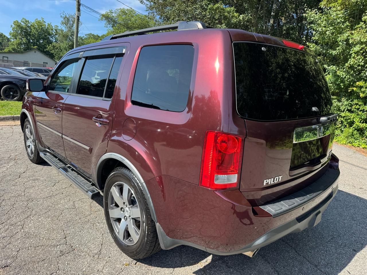 Honda Pilot Touring 4WD 5-Spd AT with DVD 2012