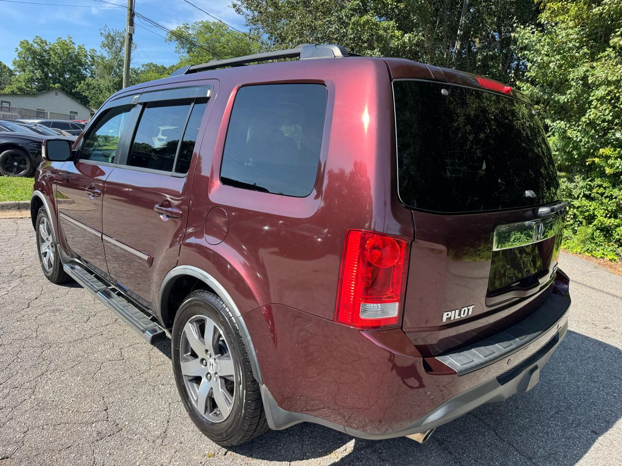 Honda Pilot Touring 4WD 5-Spd AT with DVD 2012
