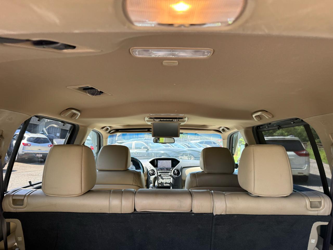 Honda Pilot Touring 4WD 5-Spd AT with DVD 2012