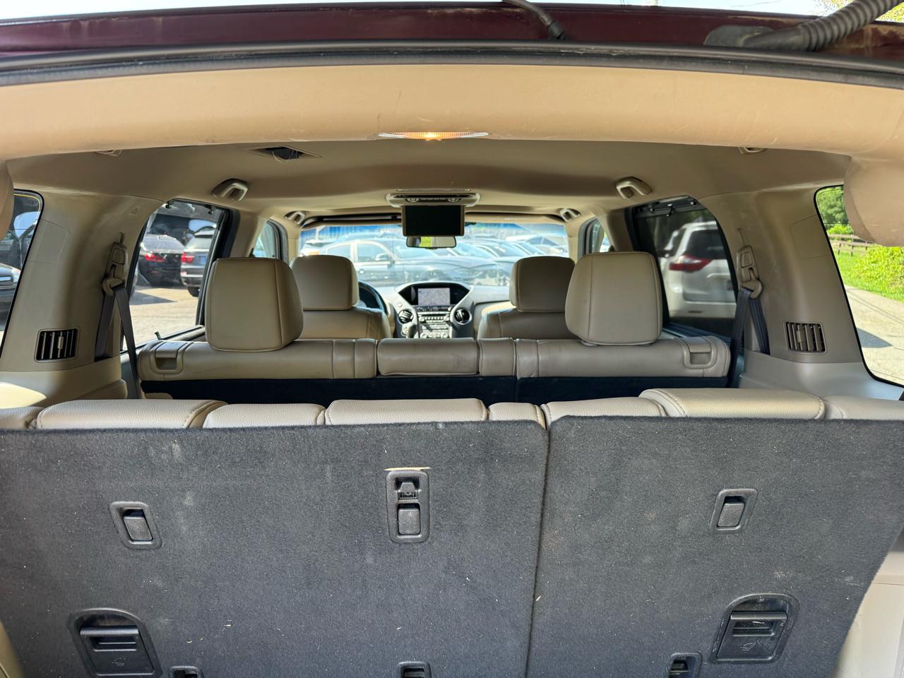 Honda Pilot Touring 4WD 5-Spd AT with DVD 2012