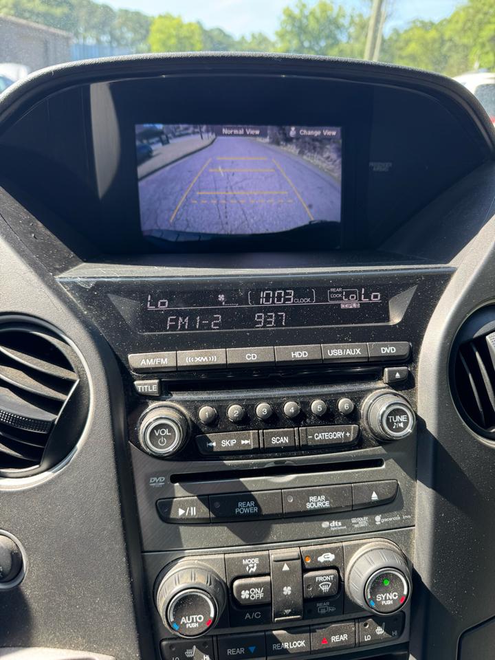 Honda Pilot Touring 4WD 5-Spd AT with DVD 2012