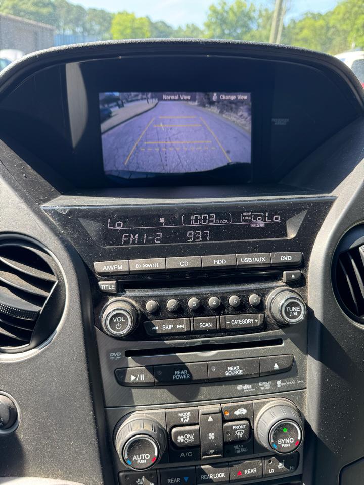 Honda Pilot Touring 4WD 5-Spd AT with DVD 2012