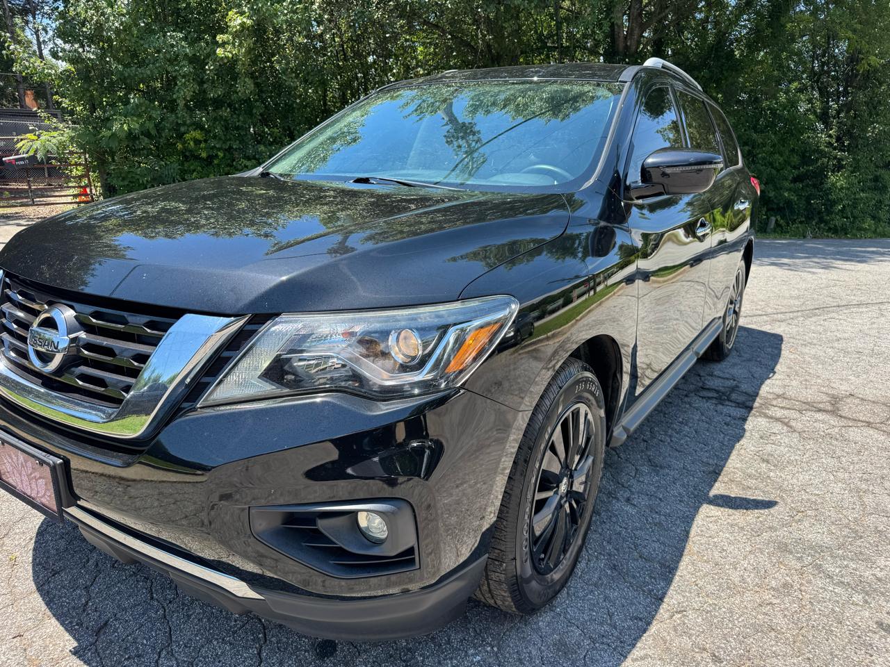 Nissan Pathfinder SV 2020