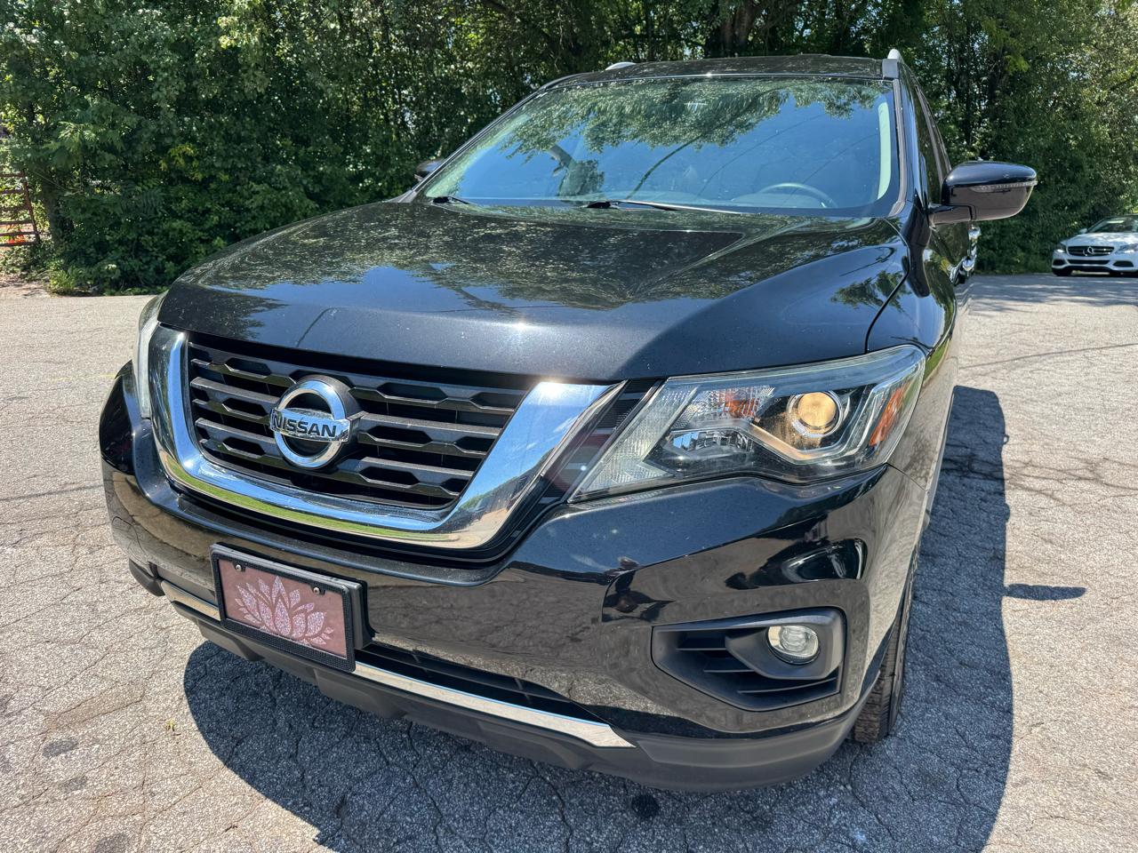 Nissan Pathfinder SV 2020