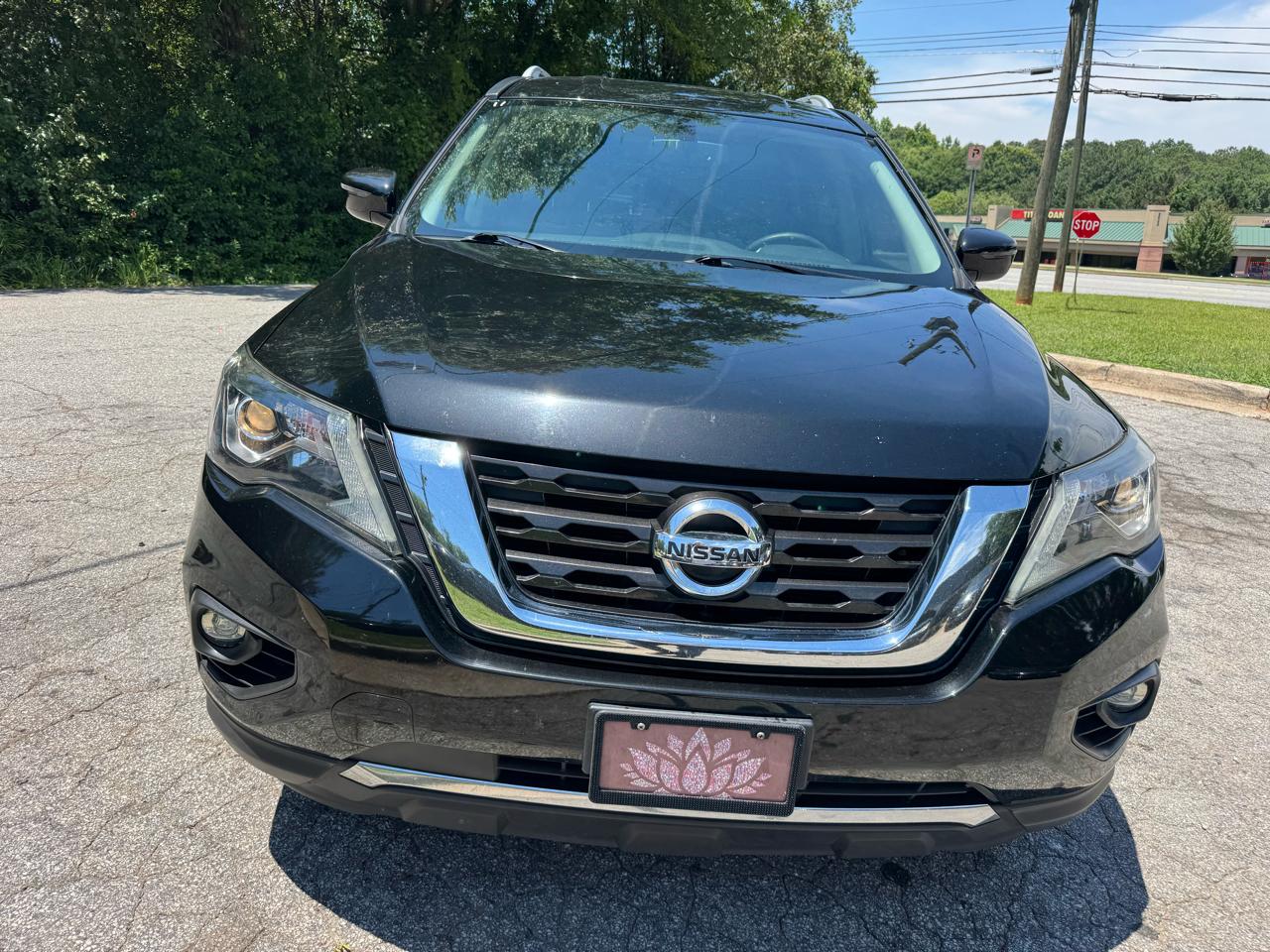 Nissan Pathfinder SV 2020