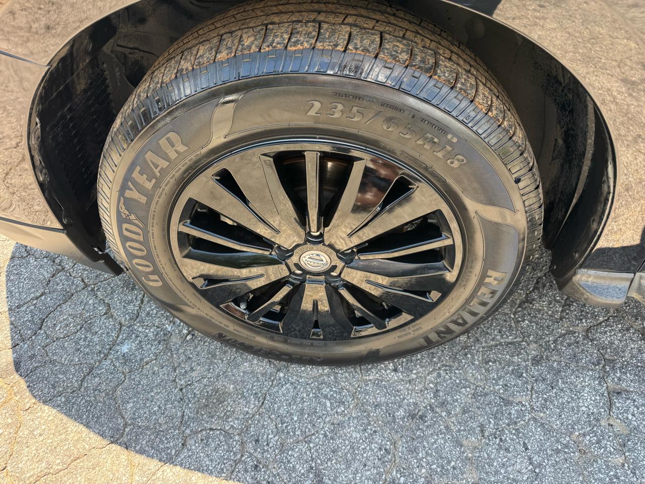 Nissan Pathfinder SV 2020