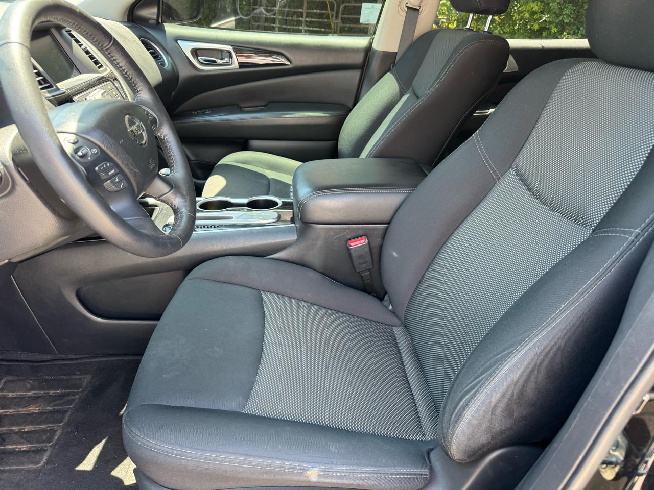 Nissan Pathfinder SV 2020