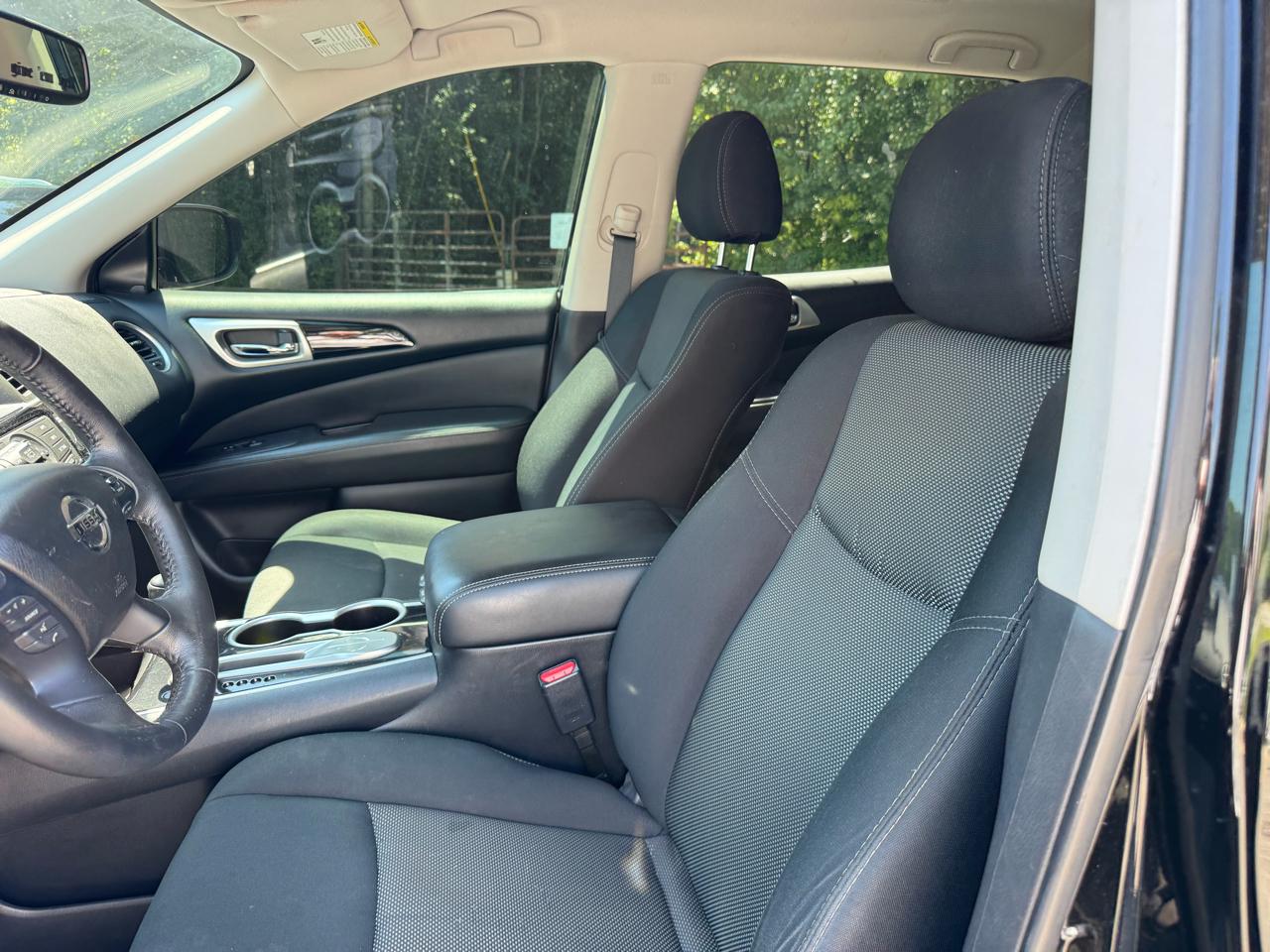 Nissan Pathfinder SV 2020