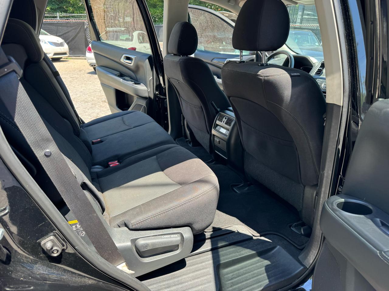 Nissan Pathfinder SV 2020
