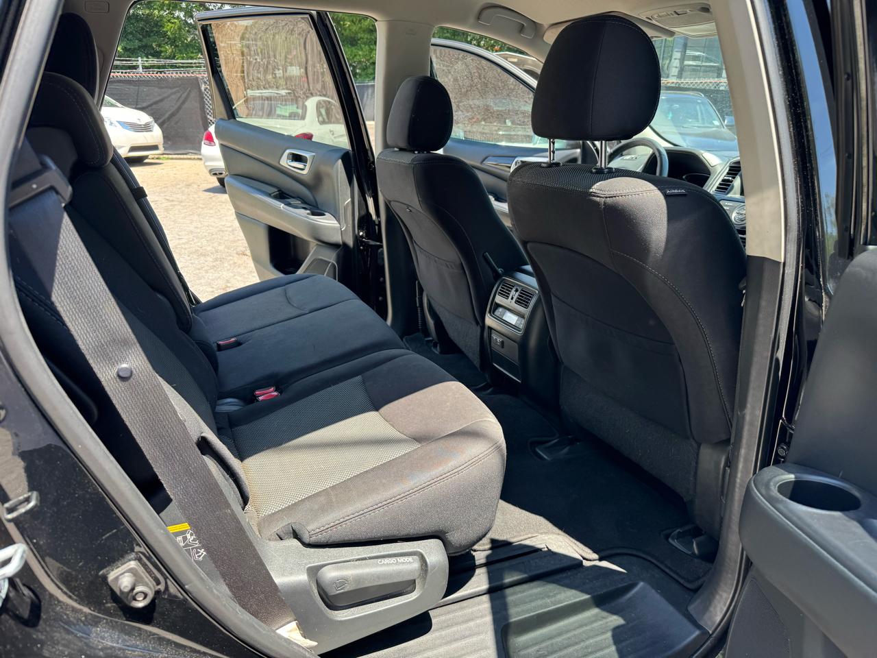 Nissan Pathfinder SV 2020