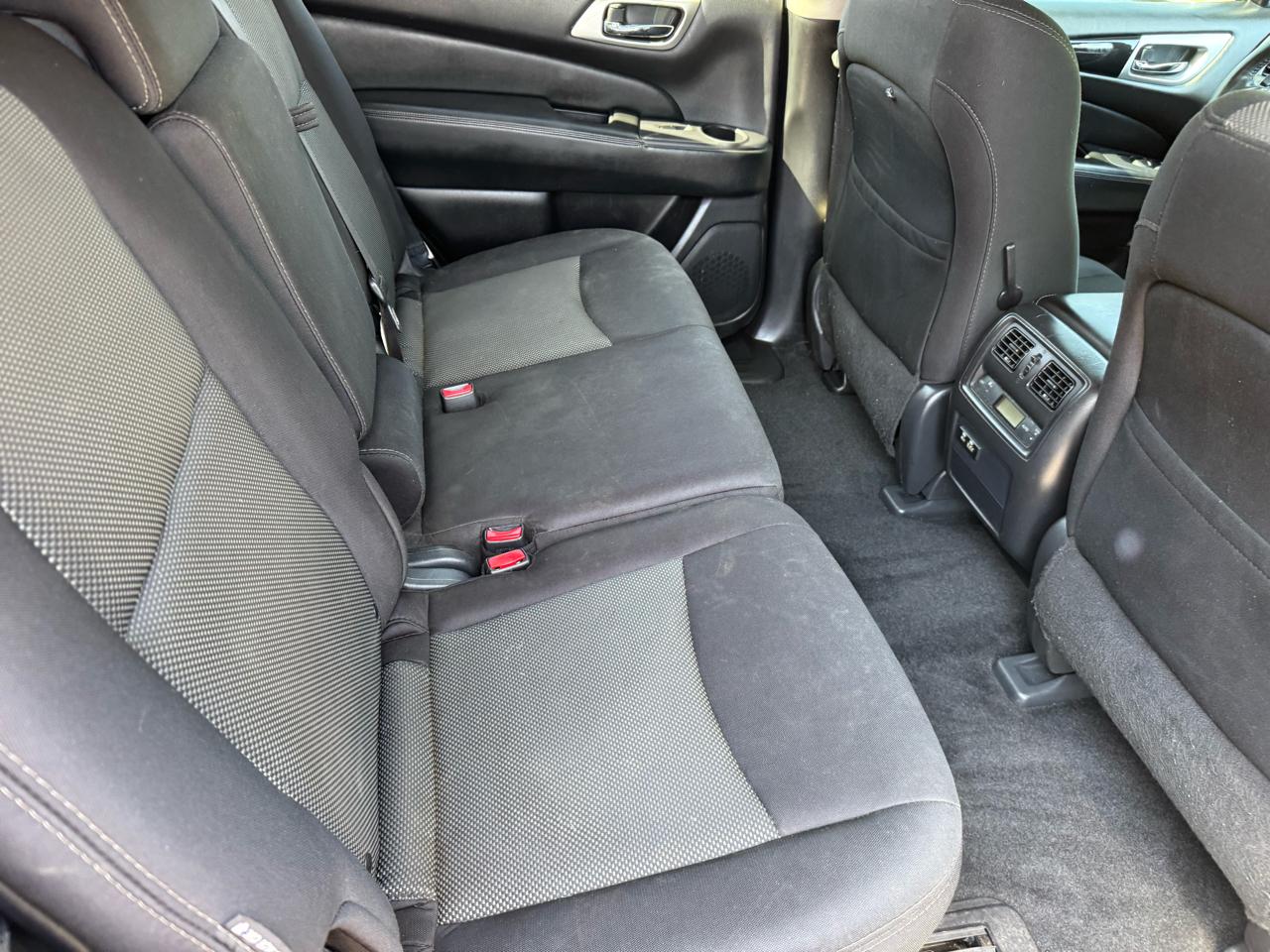 Nissan Pathfinder SV 2020