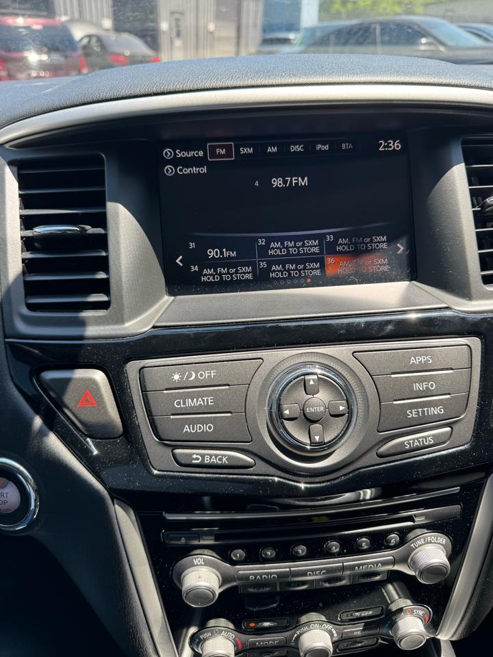Nissan Pathfinder SV 2020