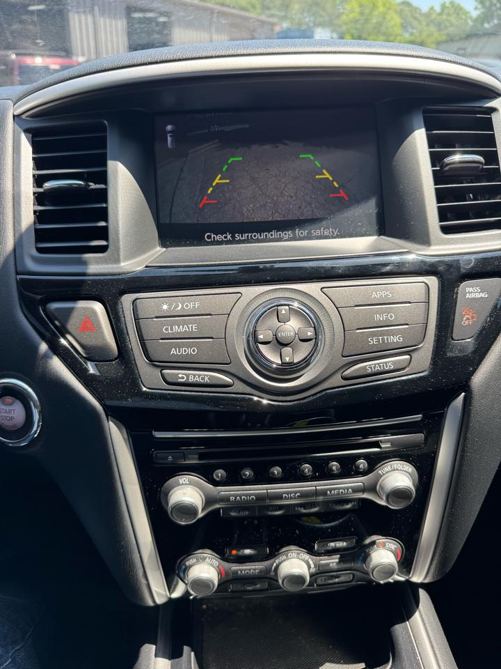 Nissan Pathfinder SV 2020
