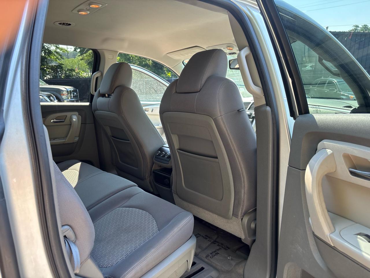 Chevrolet Traverse LT2 AWD 2010