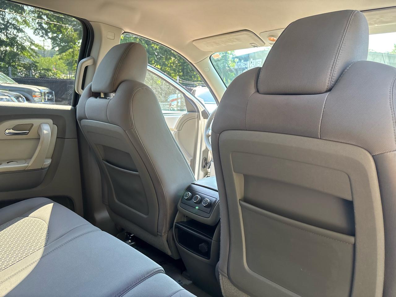 Chevrolet Traverse LT2 AWD 2010