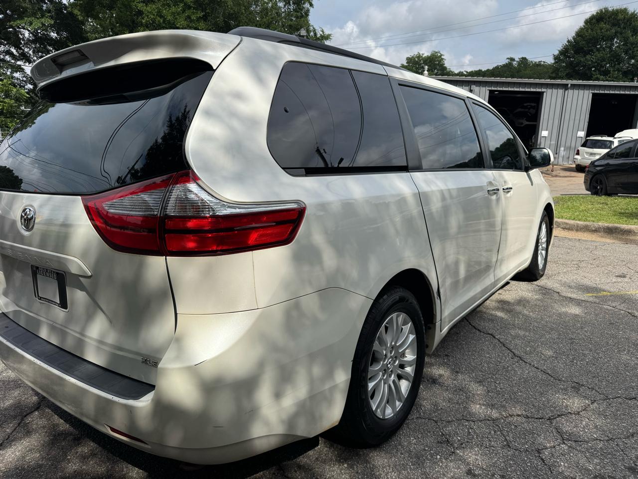 Toyota Sienna Limited Premium 7-Passenger 2017