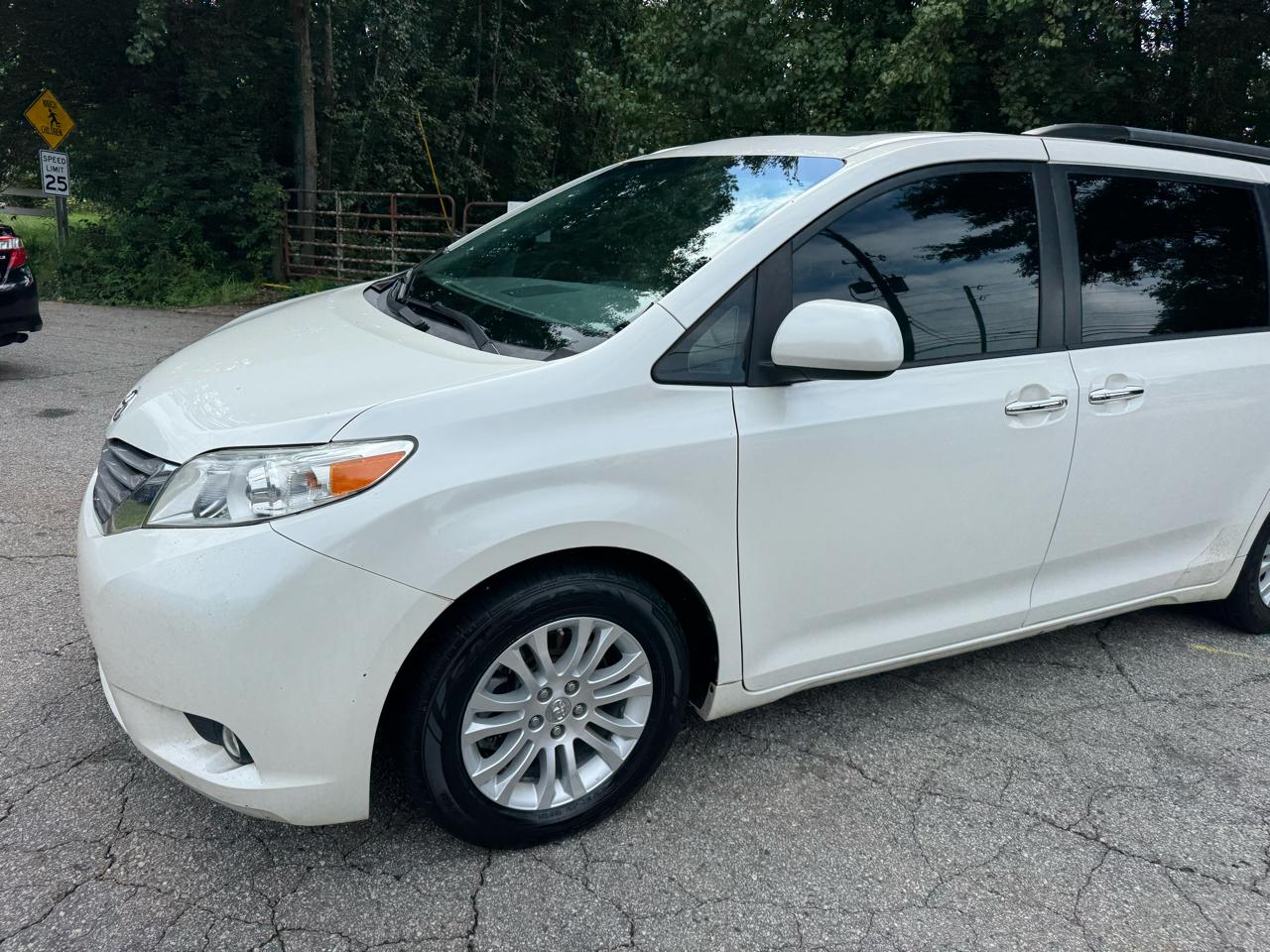 Toyota Sienna Limited Premium 7-Passenger 2017
