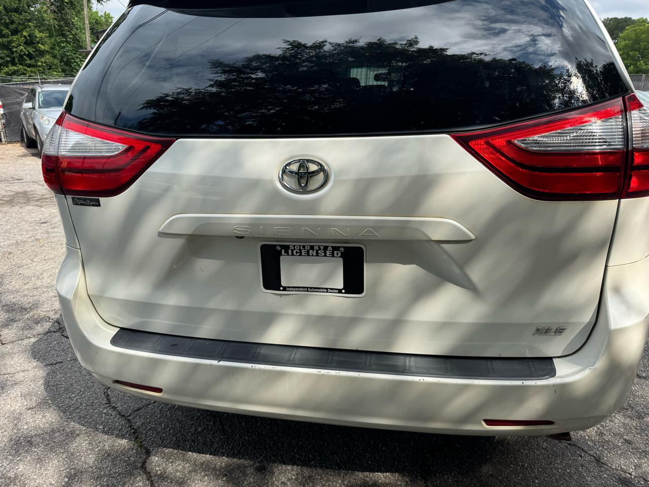 Toyota Sienna Limited Premium 7-Passenger 2017