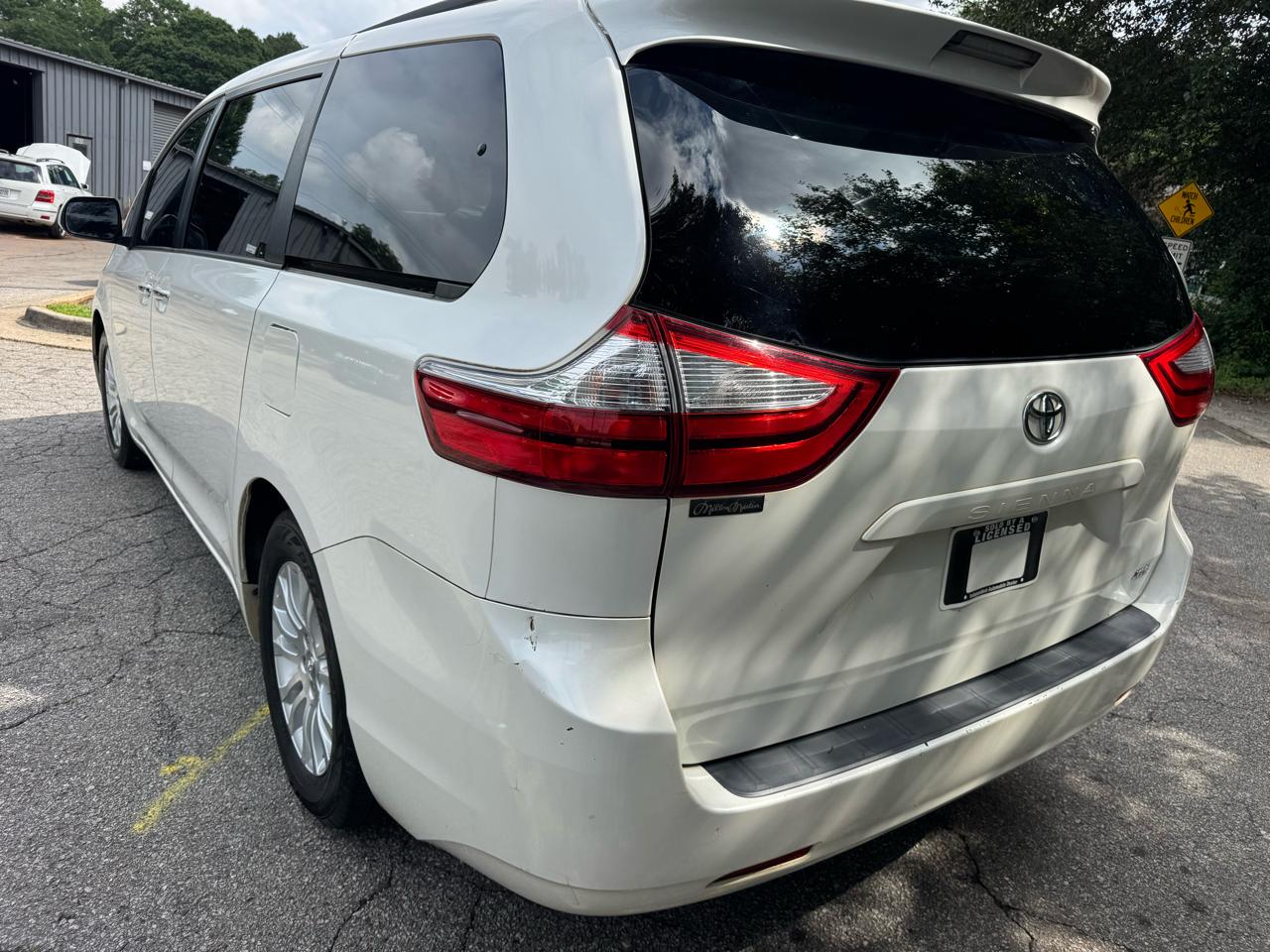Toyota Sienna Limited Premium 7-Passenger 2017