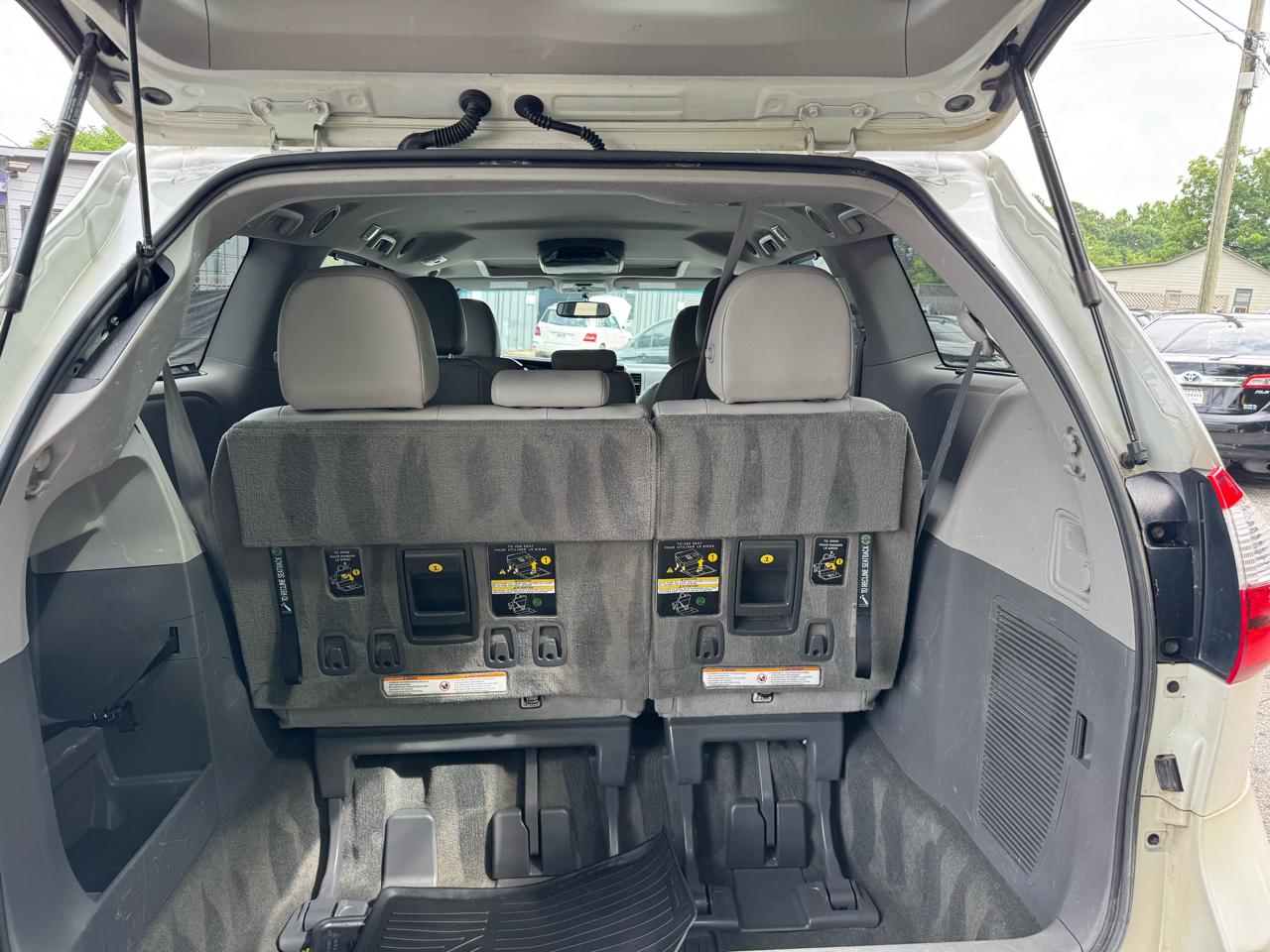 Toyota Sienna Limited Premium 7-Passenger 2017