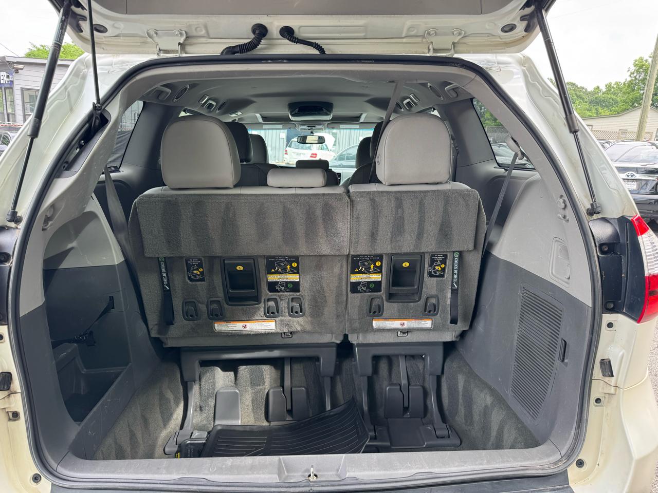 Toyota Sienna Limited Premium 7-Passenger 2017