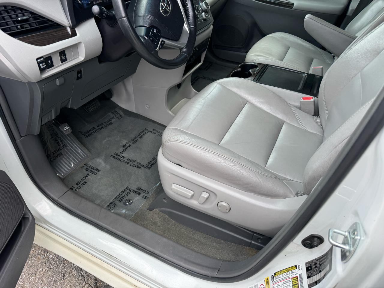 Toyota Sienna Limited Premium 7-Passenger 2017
