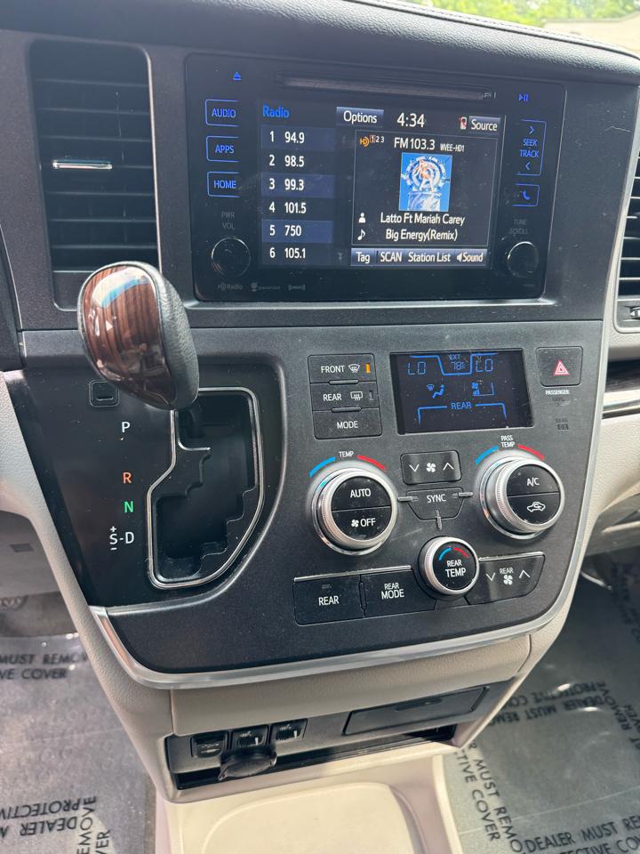 Toyota Sienna Limited Premium 7-Passenger 2017