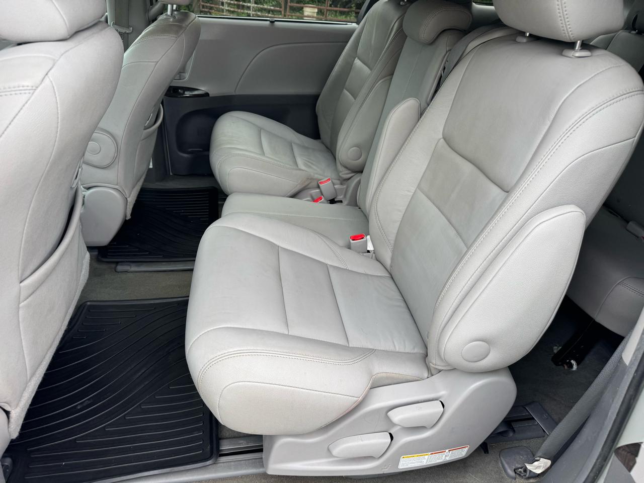 Toyota Sienna Limited Premium 7-Passenger 2017