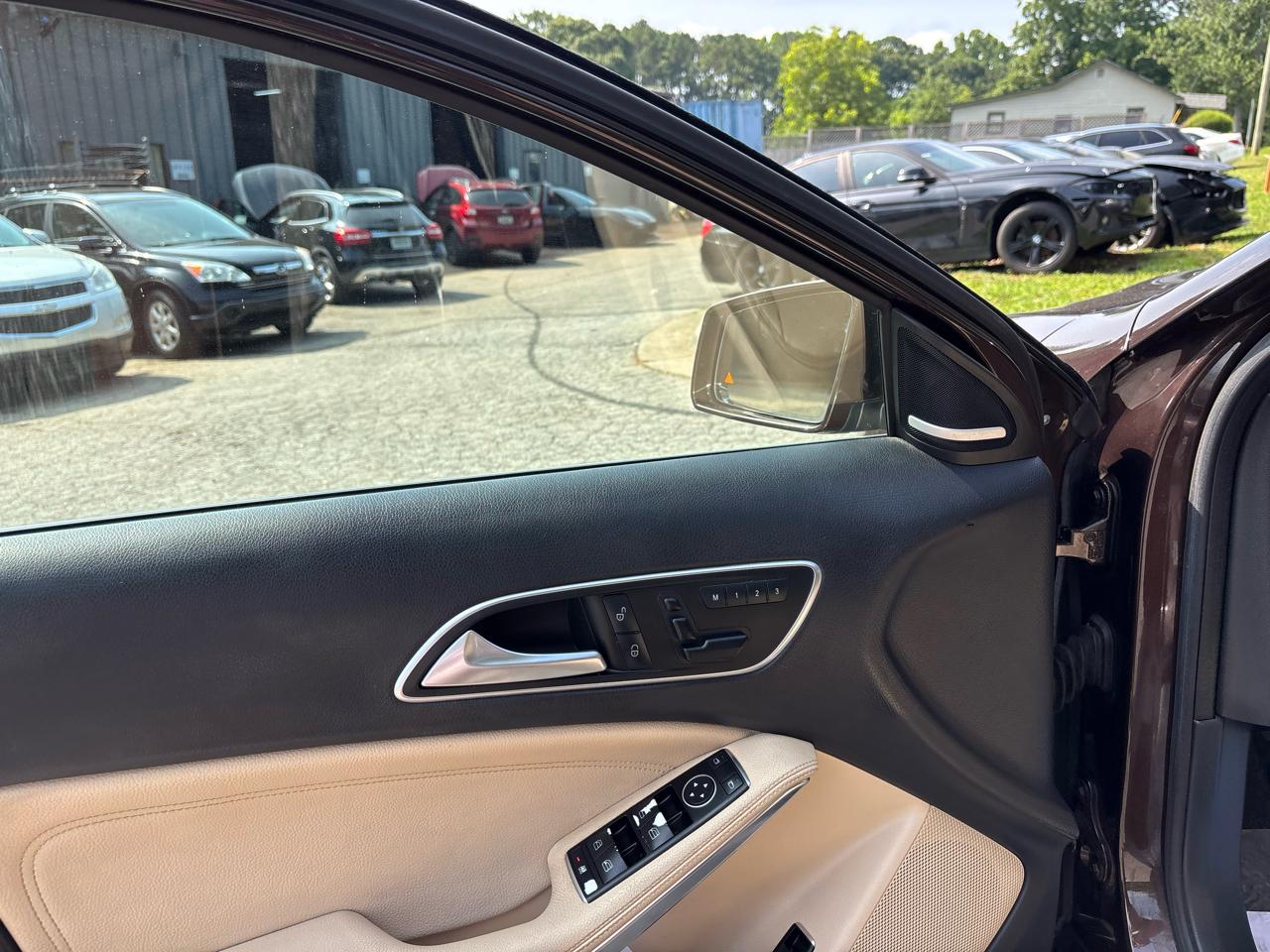 Mercedes-Benz GLA-Class GLA250 2015
