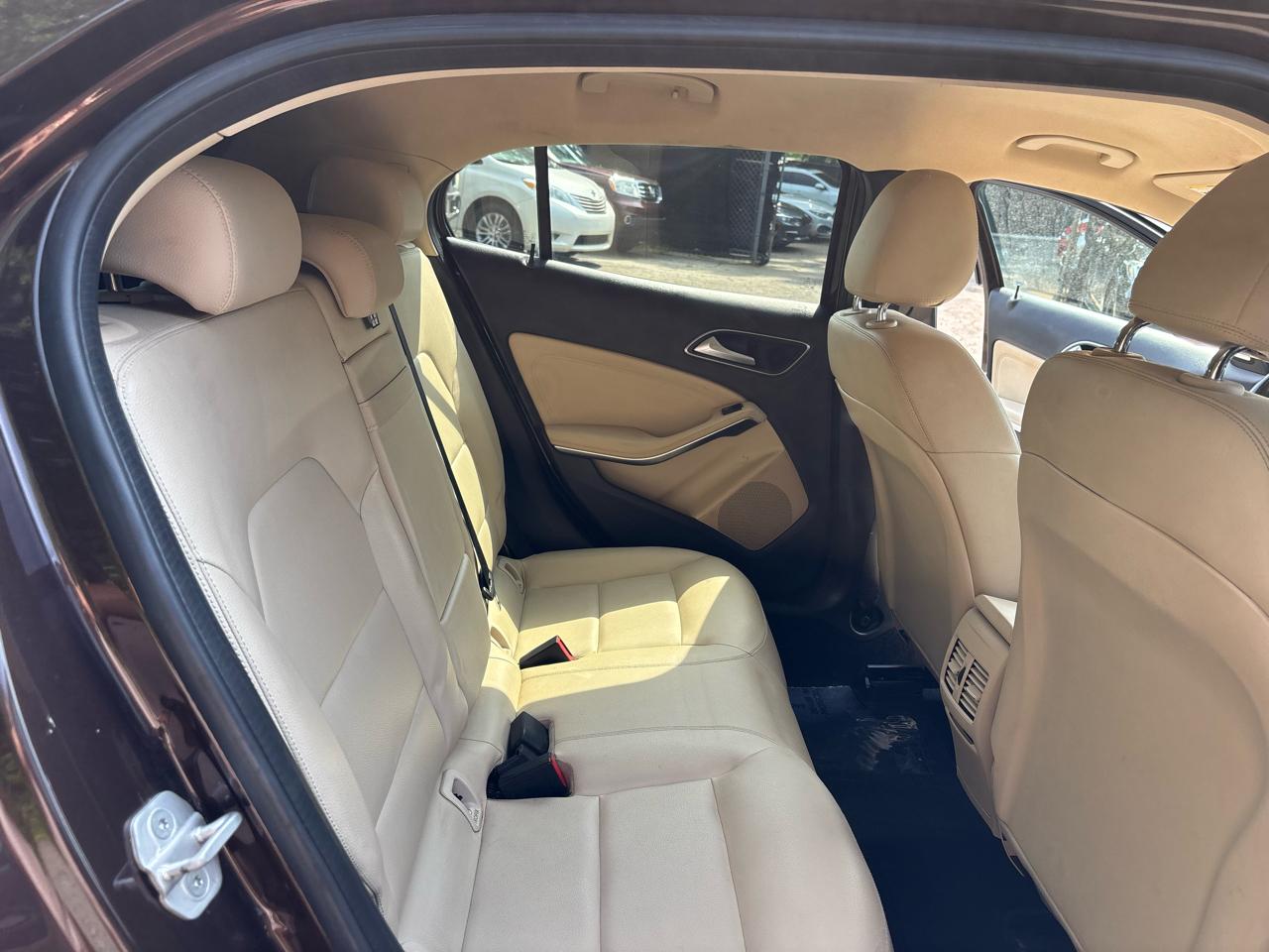 Mercedes-Benz GLA-Class GLA250 2015
