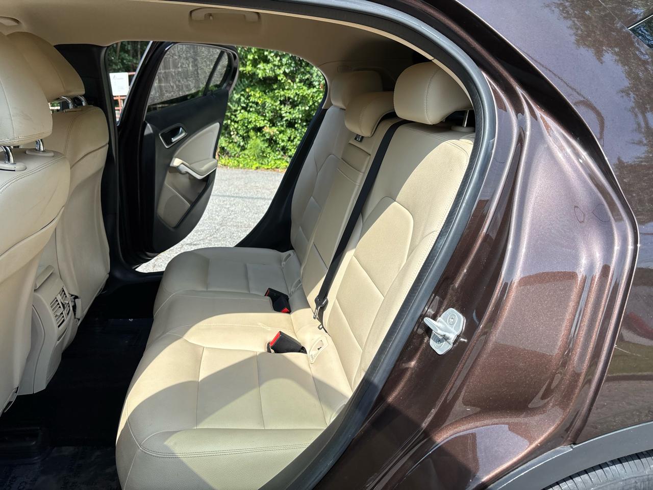 Mercedes-Benz GLA-Class GLA250 2015