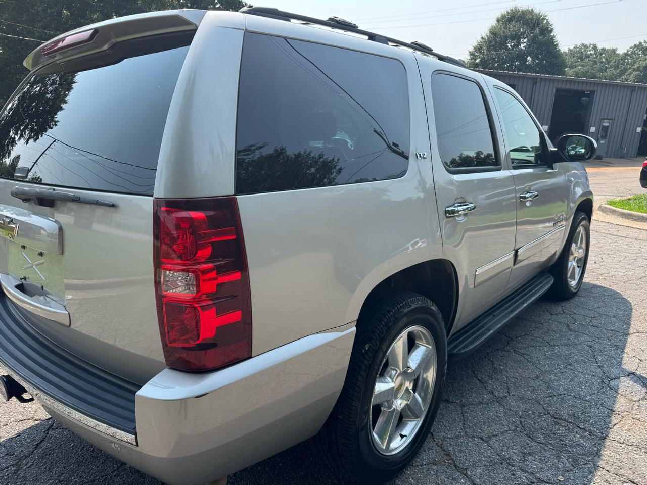 Chevrolet Tahoe LTZ 2WD 2009