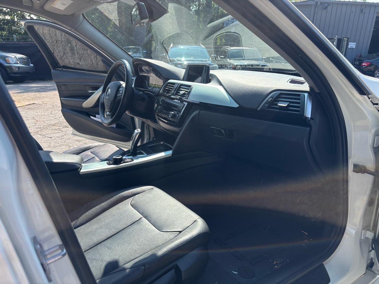 BMW 3-Series 320i Sedan 2016