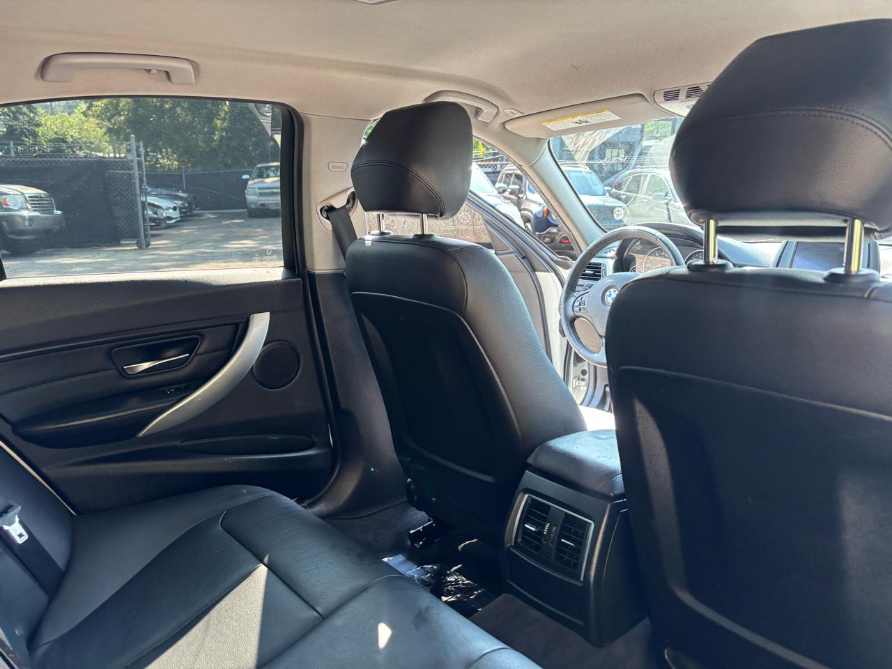 BMW 3-Series 320i Sedan 2016