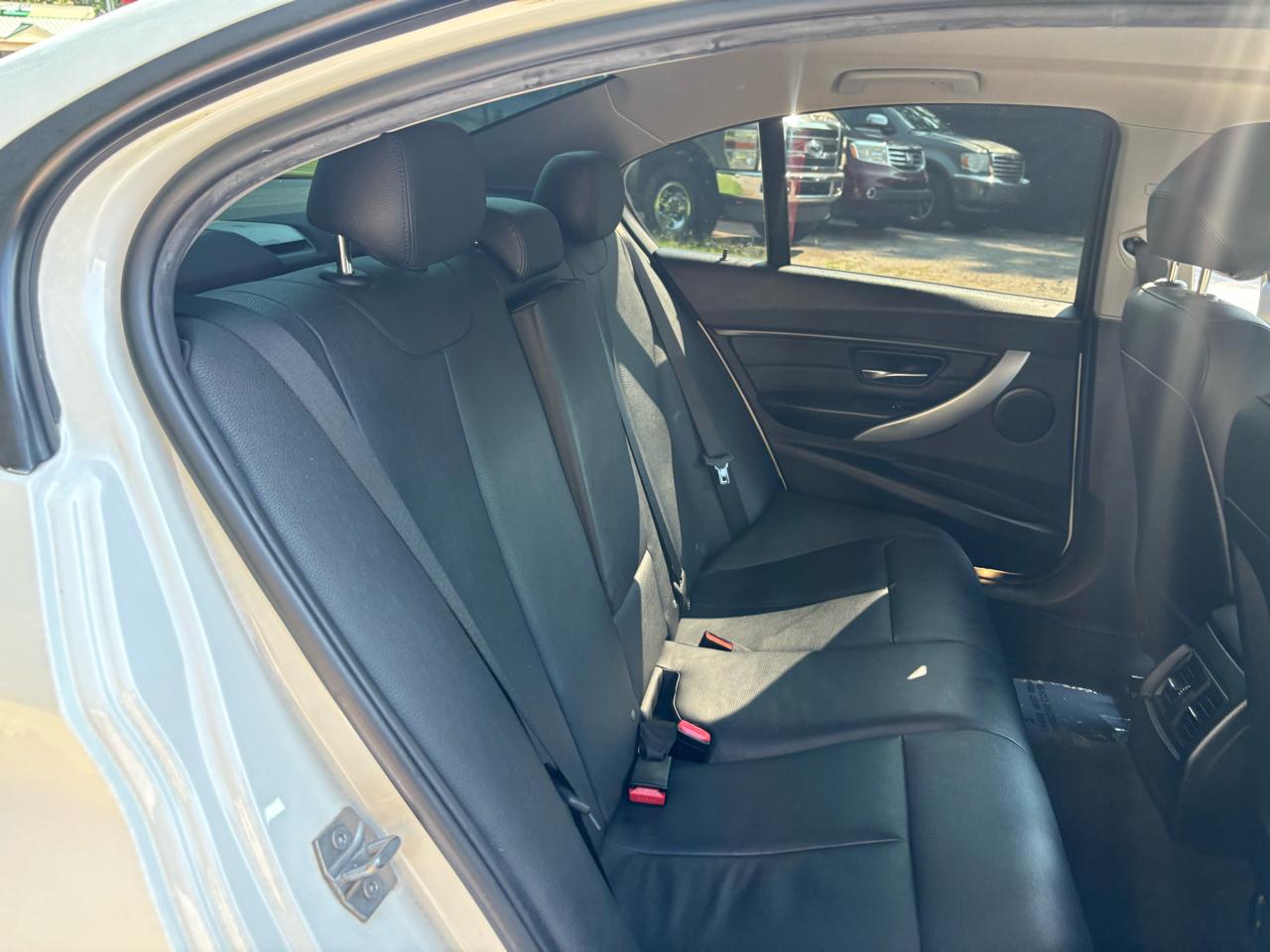 BMW 3-Series 320i Sedan 2016