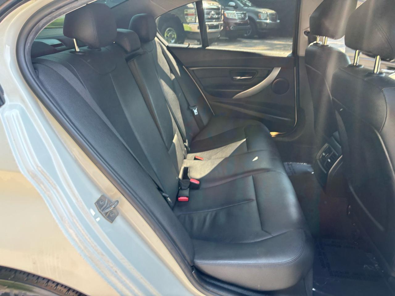 BMW 3-Series 320i Sedan 2016