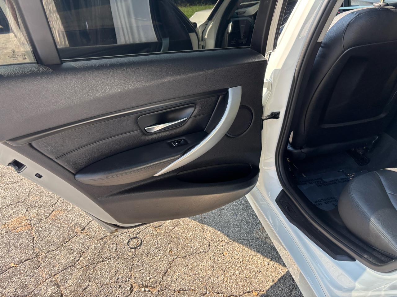 BMW 3-Series 320i Sedan 2016
