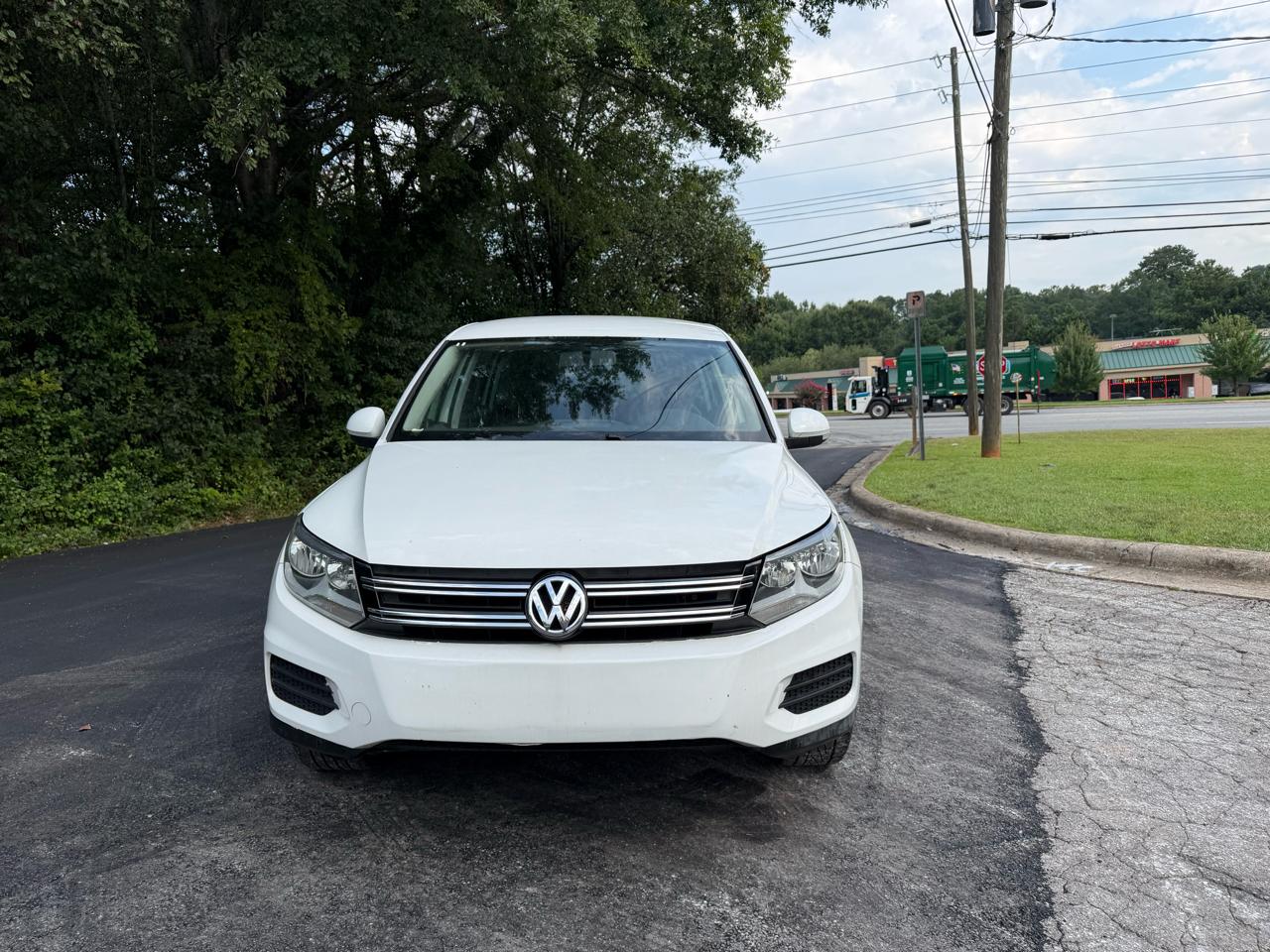 Volkswagen Tiguan S 2014