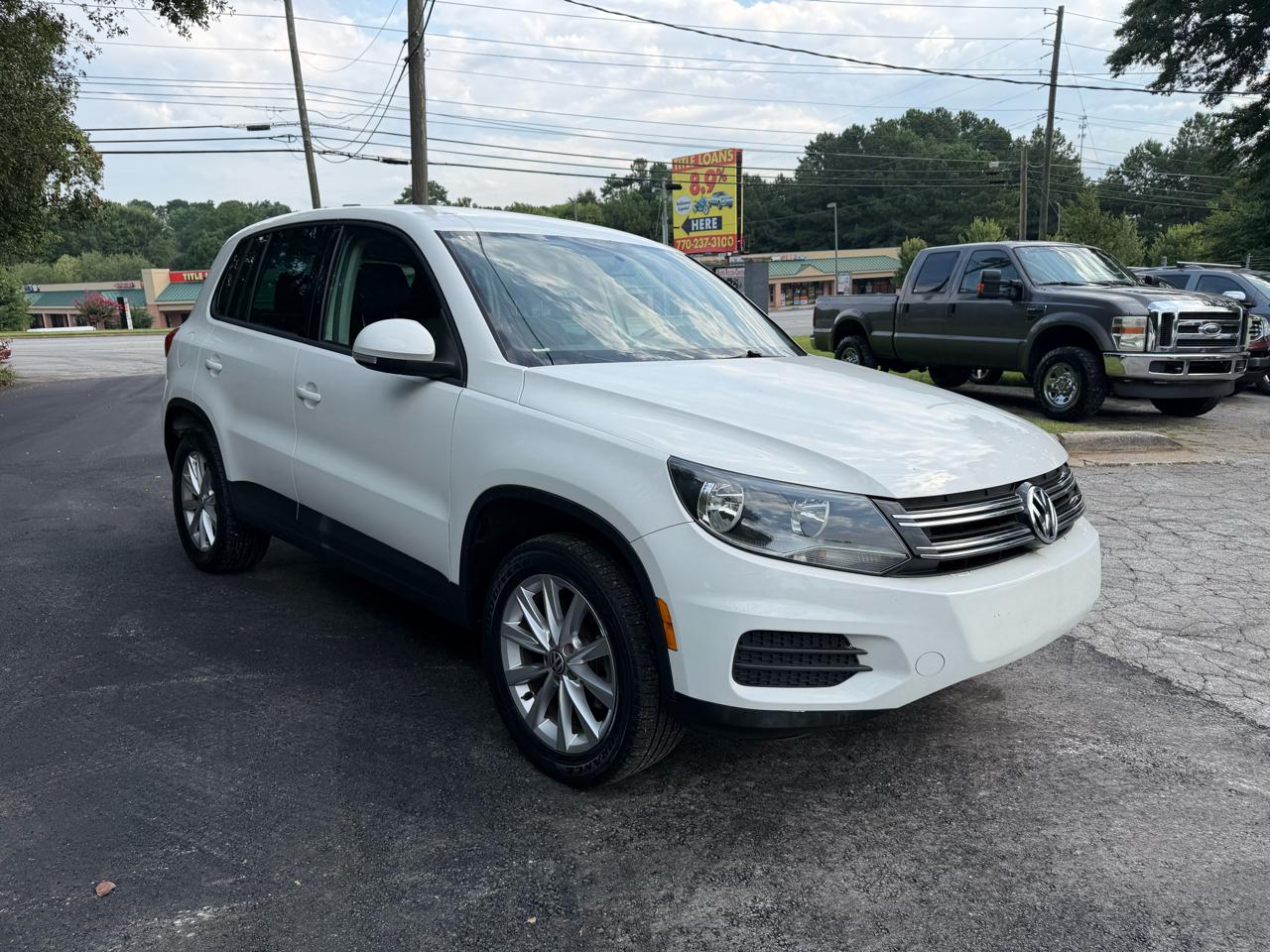 Volkswagen Tiguan S 2014
