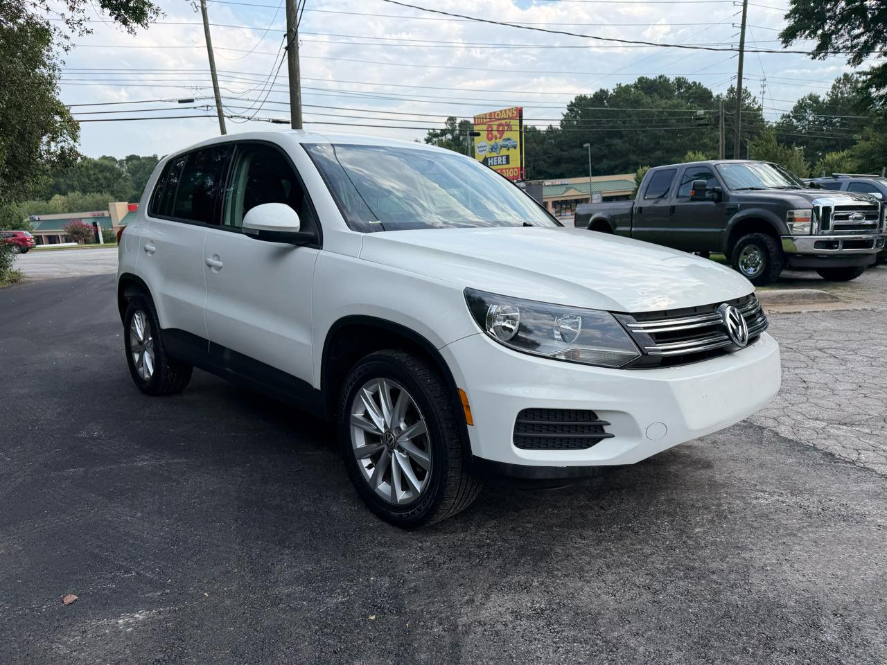 Volkswagen Tiguan S 2014